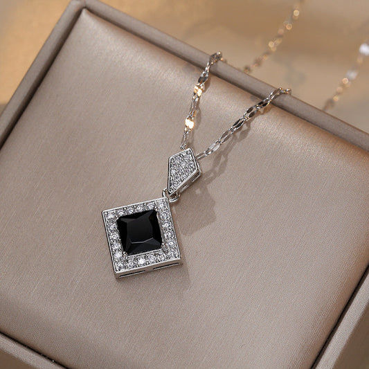 Special Interest Light Luxury Design Pendant Necklaces