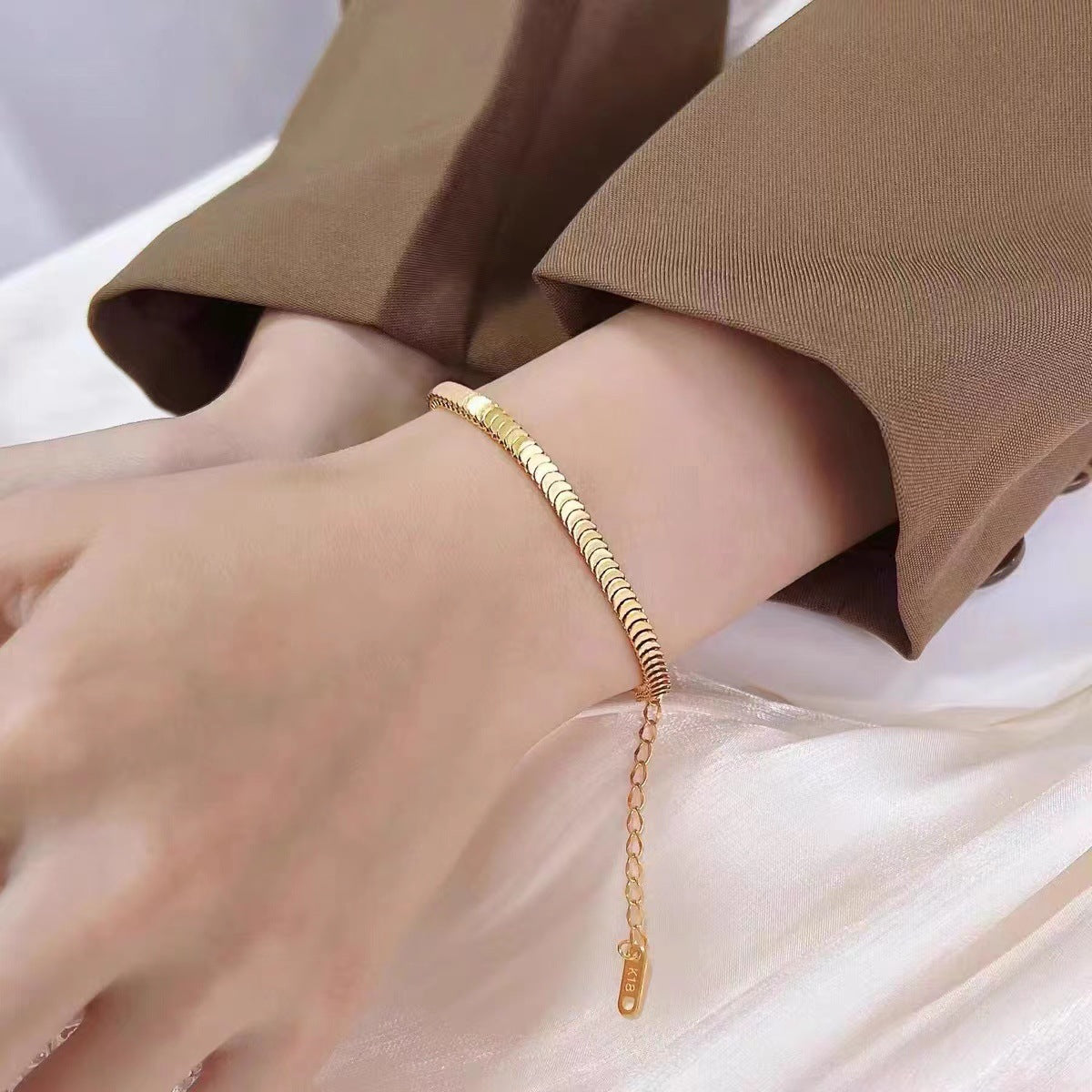 Scale Female Fashion Personality Gold Design Bracelets