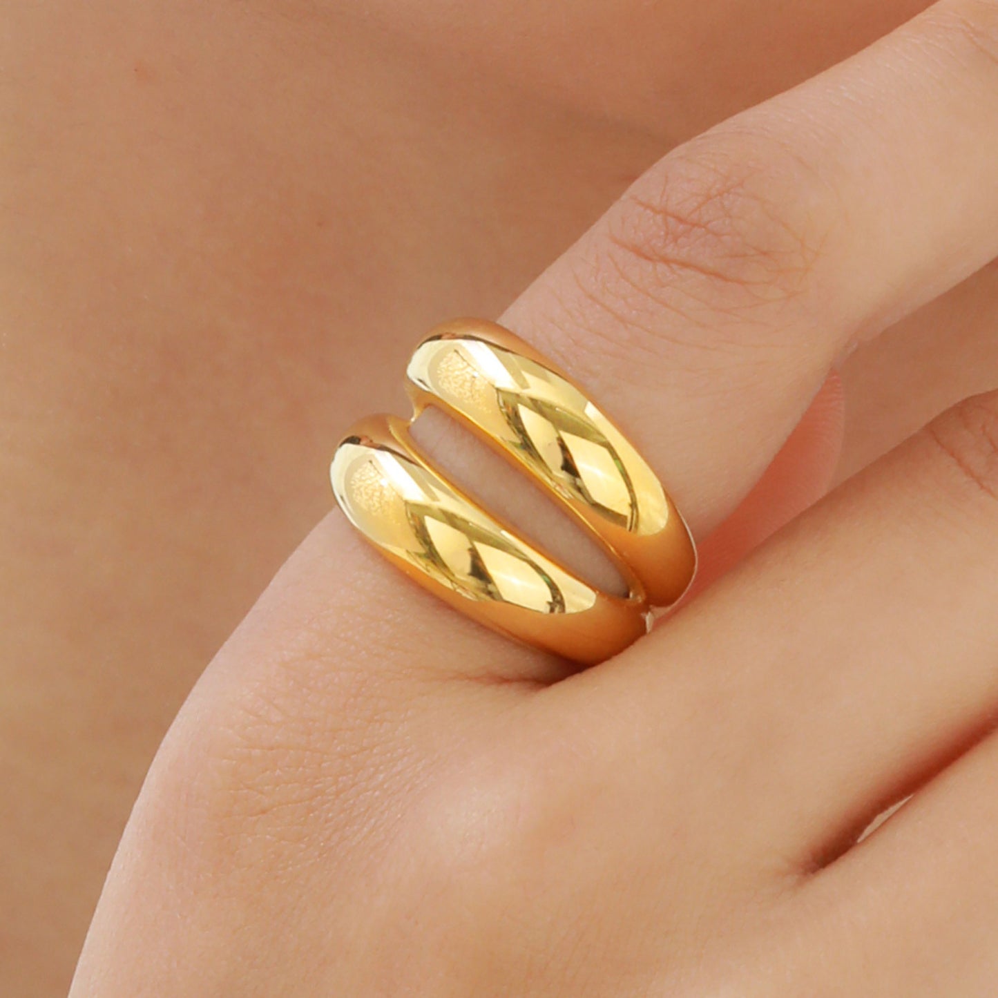 Women's Fashion Stainless Steel Glossy Geometric Gold Ring