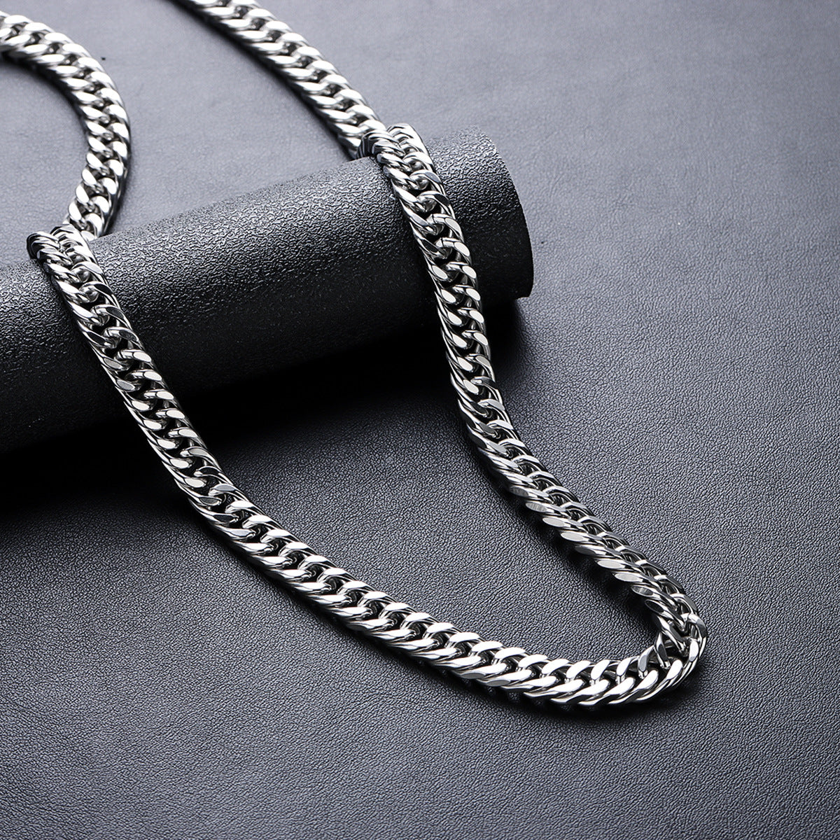 Men's Encrypted Titanium Steel Domineering Fashion Personalized Hip Necklaces