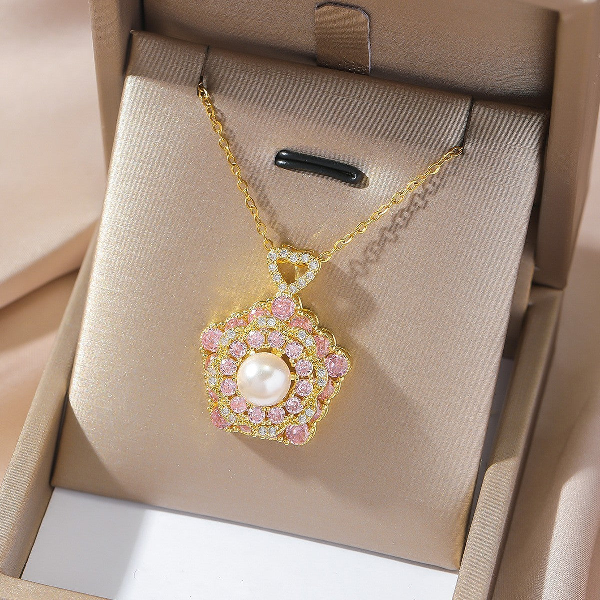 Female Pink Flower Zircon Niche Design Temperament Necklace
