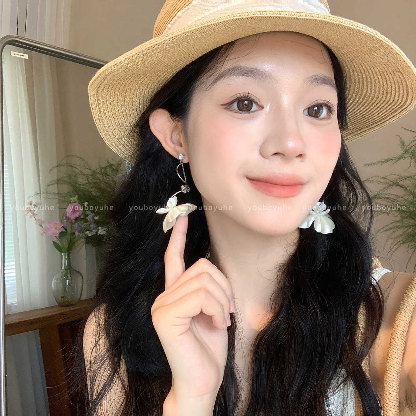 Women's Retro White Flower Zircon Tassel For Light Luxury Temperament Niche Stud Earrings