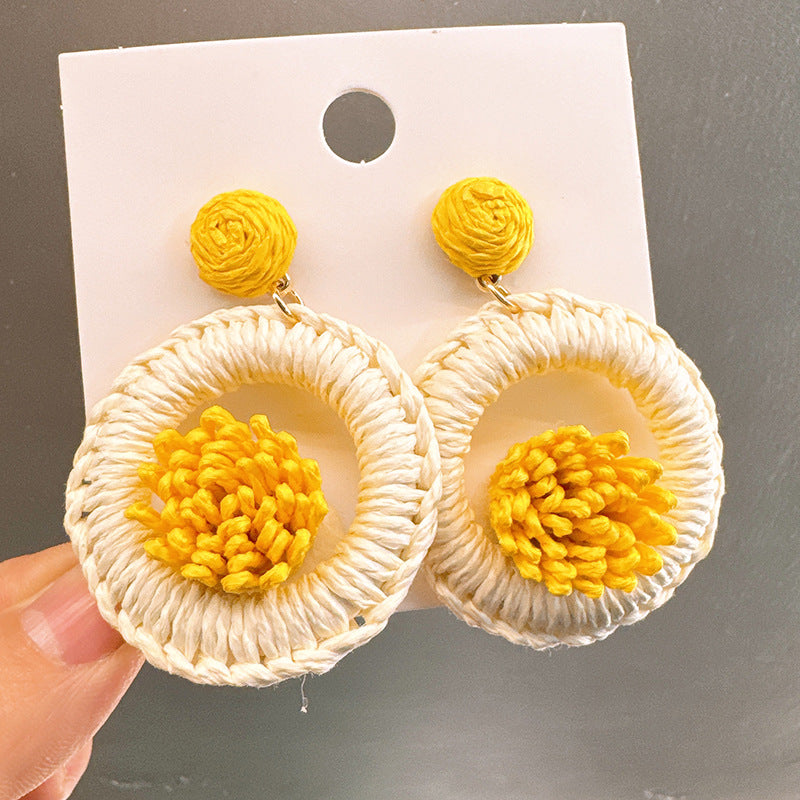 Style Seaside Vacation Exaggerated Wear Unique Straw Flower Round Design Earrings