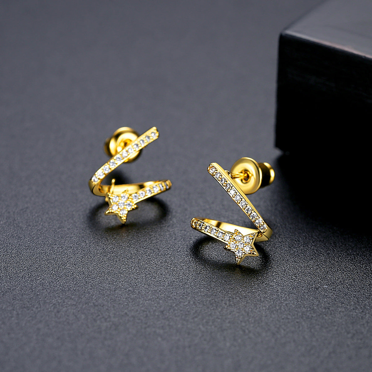 Boucles d'oreilles de Niche dorées simples coréennes incrustées de Zircon pour femmes