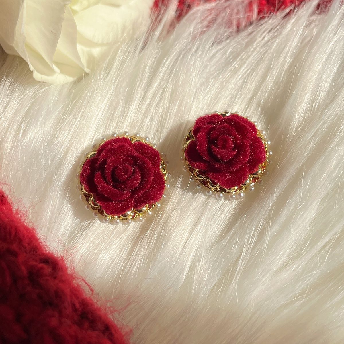 Boucles d'oreilles camélia rétro rouge français Sier pour femmes, aiguille de tempérament de Niche