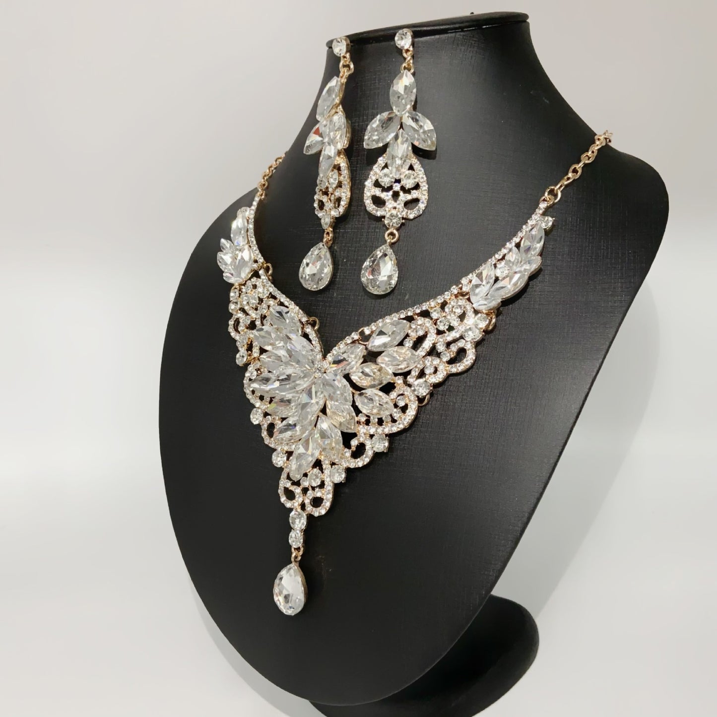 Women's Fashion Temperament Alloy Electroplating Banquet Formal Jewelry Set