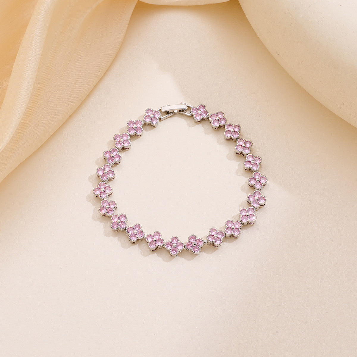 Women's Full Diamond Clover Fashion Design Luxurious Color Bracelet