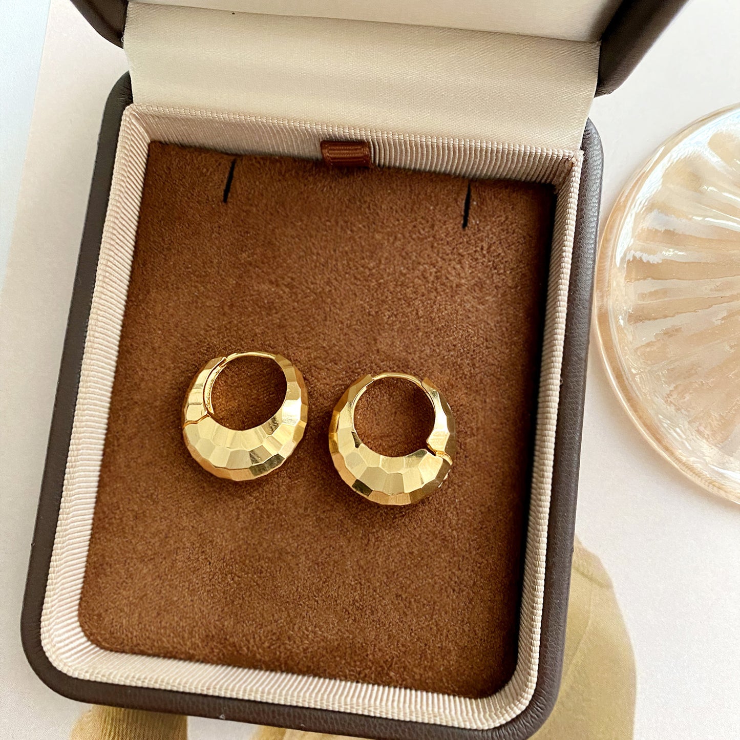 Retro Geometric Shining Cutting Surface Earclip Ear Buckle