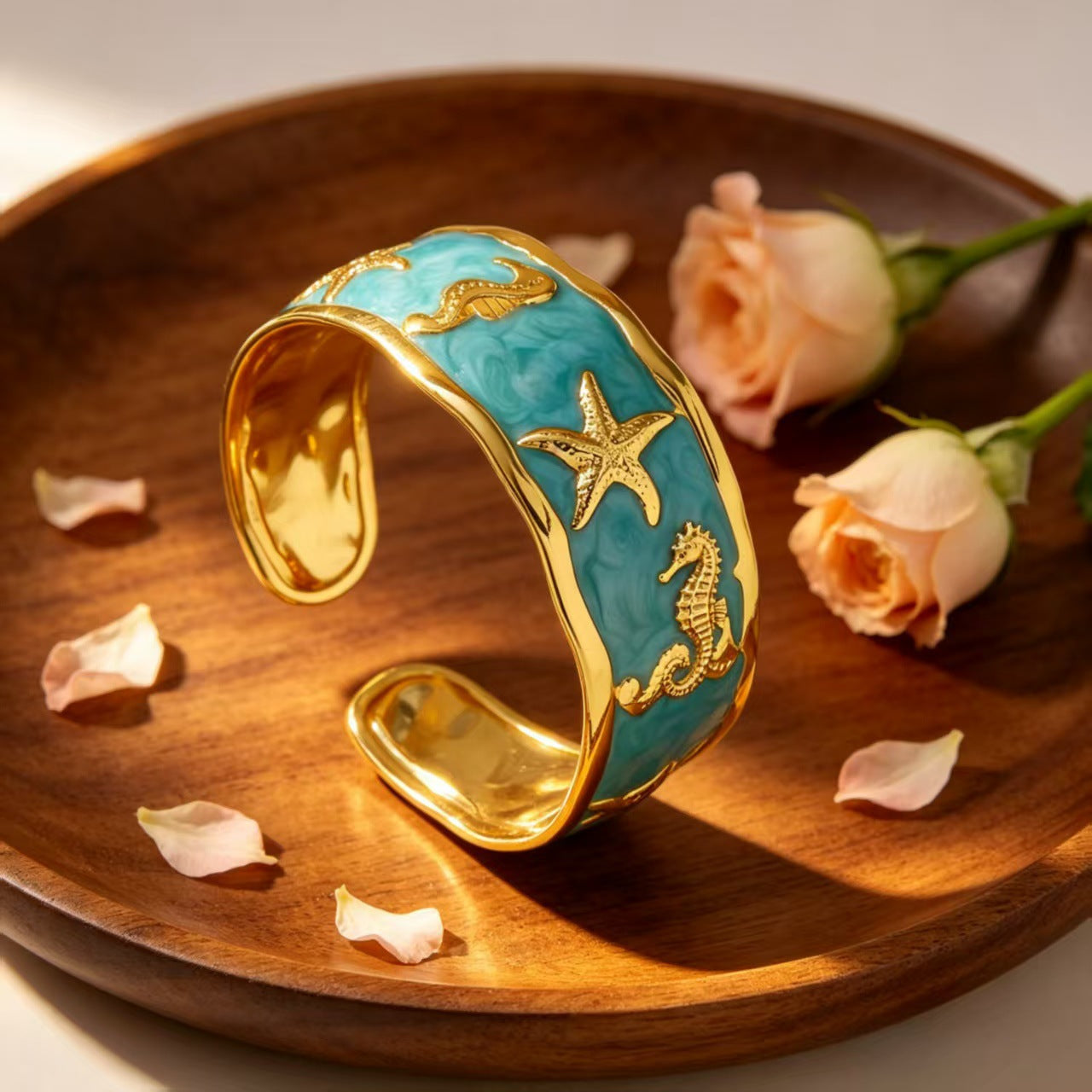 French Entry Lux Dripping Starfish Seahorse Golden Edge Bracelet