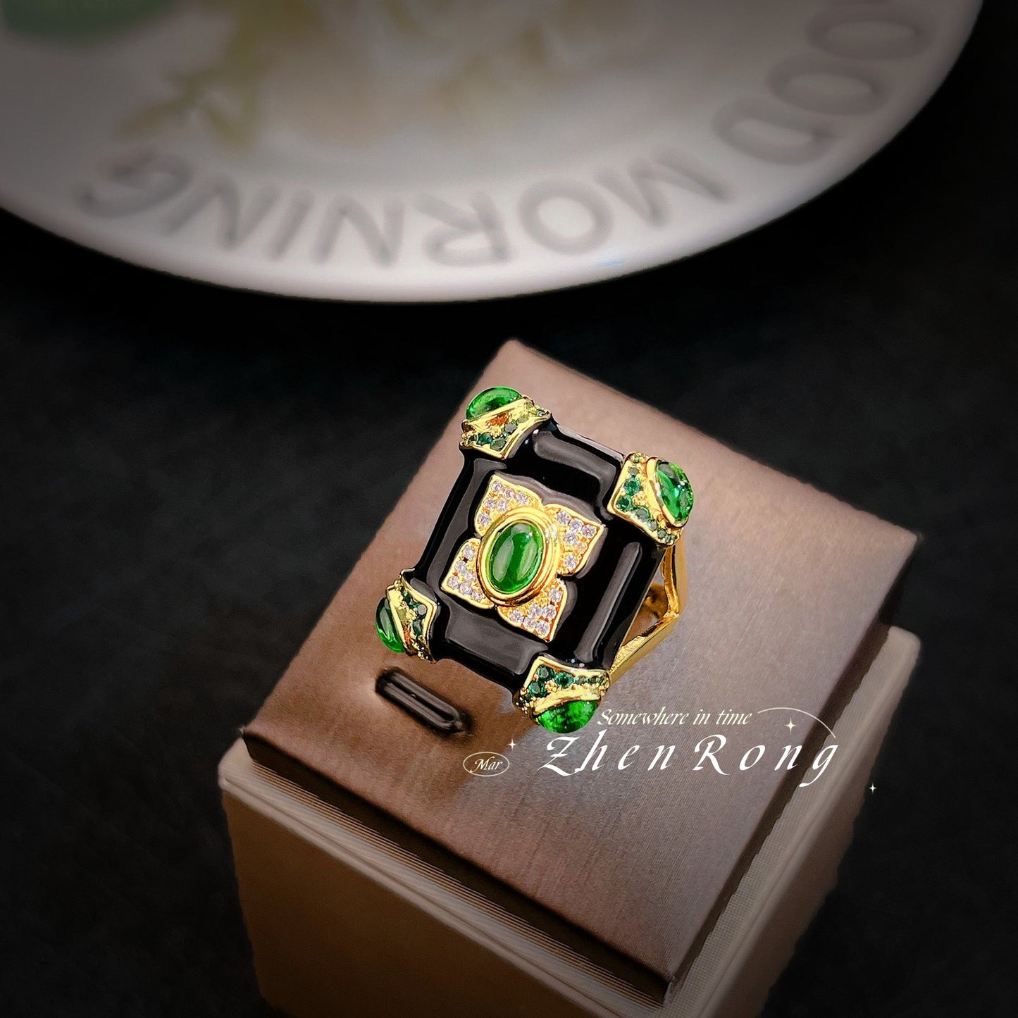 Women's Vintage Emerald Style Gold-plated Enamel Glaze Rings