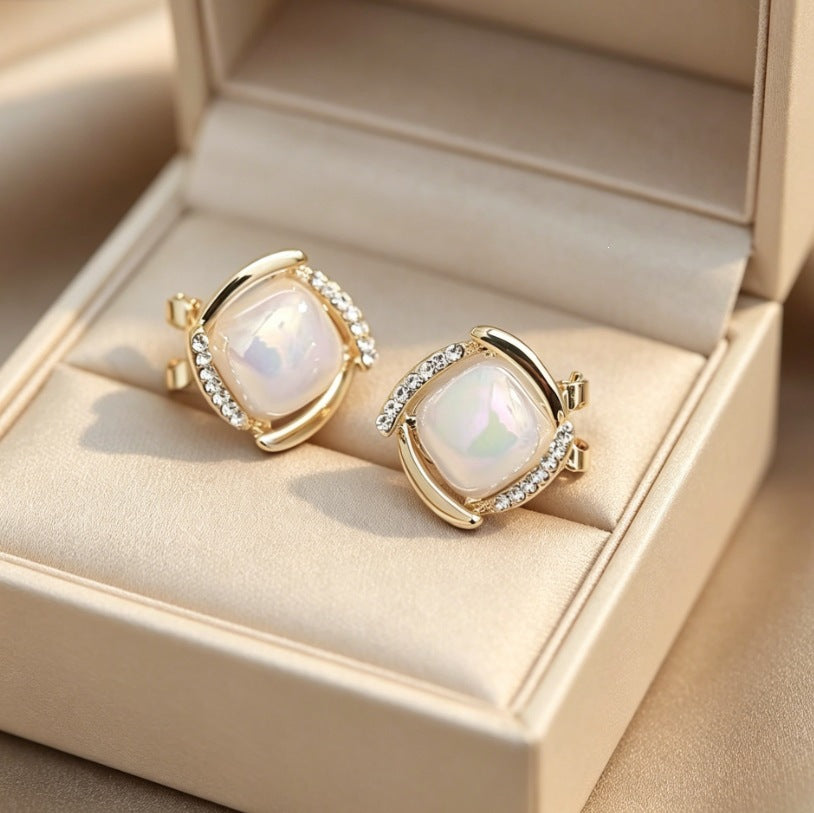 Compact Elegant Pearl Eardrops French Style Design Stud Earrings