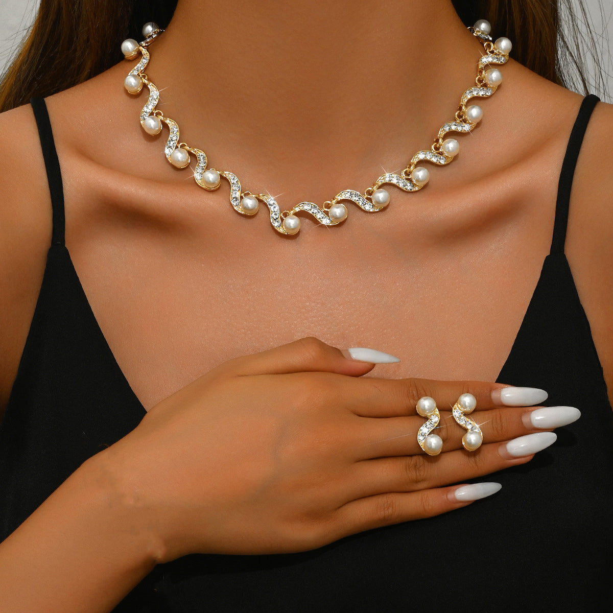 Women's S-shaped Alloy Pearl Female Niche Clavicle Jewelry Set