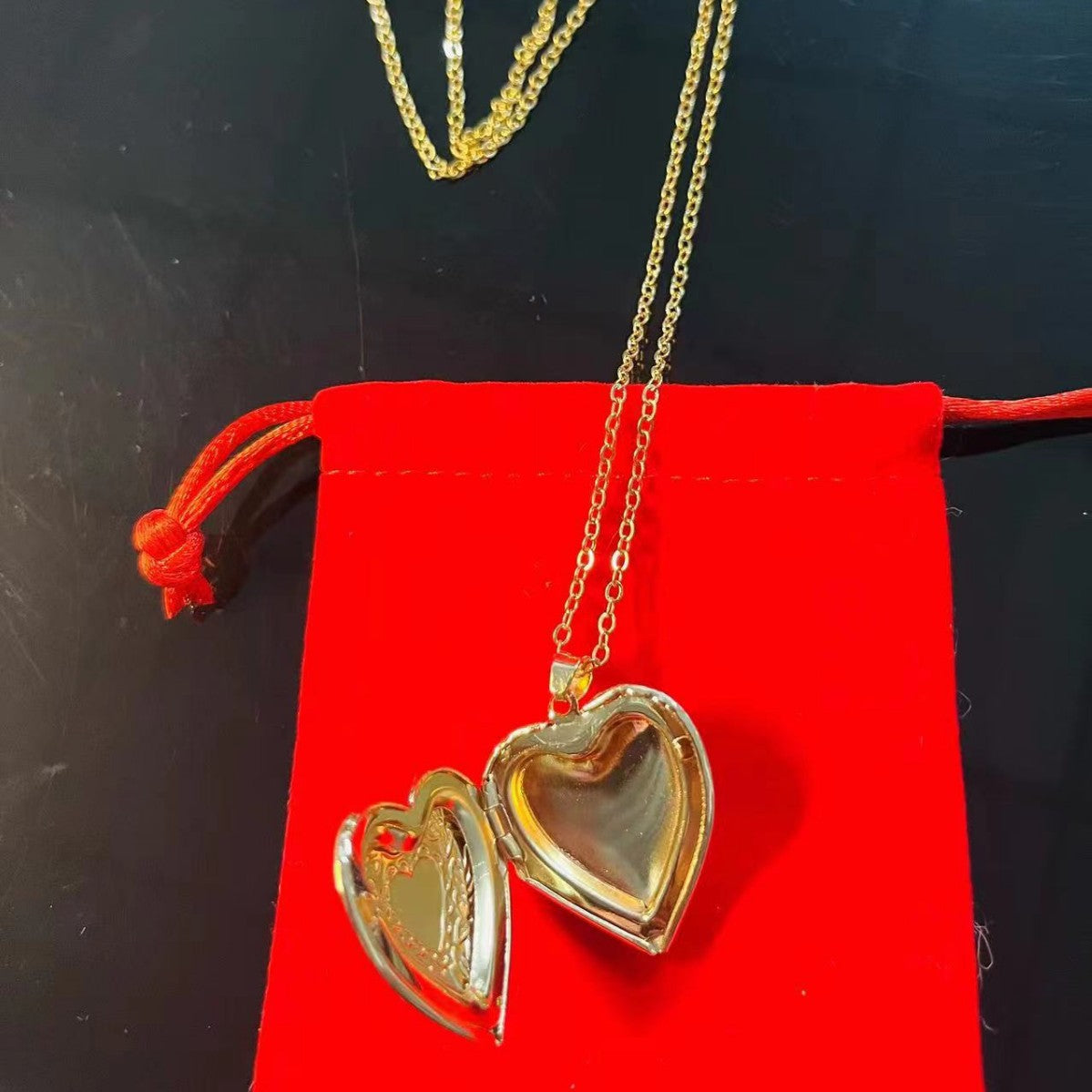 Fashion Heart-shaped Box Metal Mother's Day Necklace