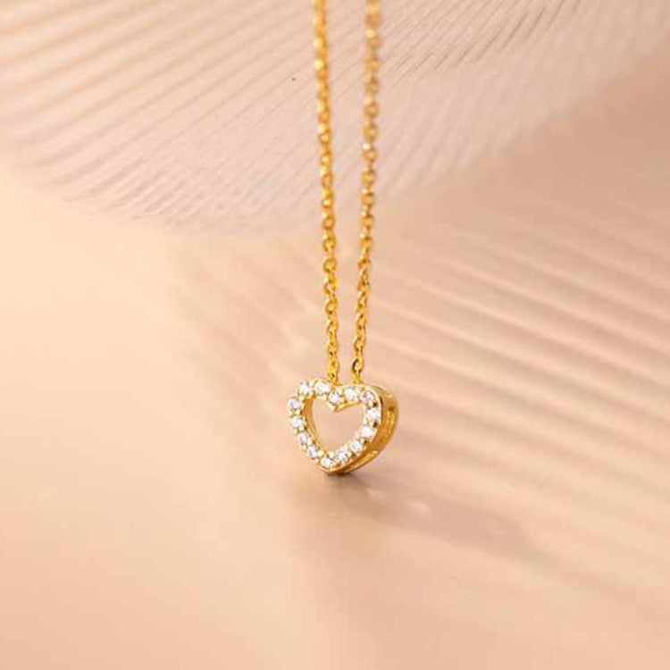 Women's Korean Fresh Hollowed Heart Shape Sweet Necklace