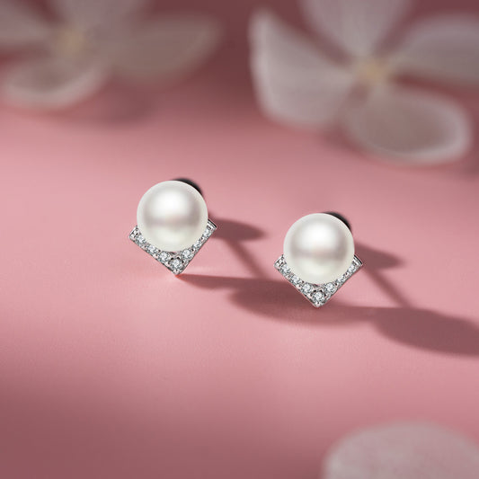 Women's V-shaped Imitation Pearl Exquisite Small Casual Zircon Stud Earrings