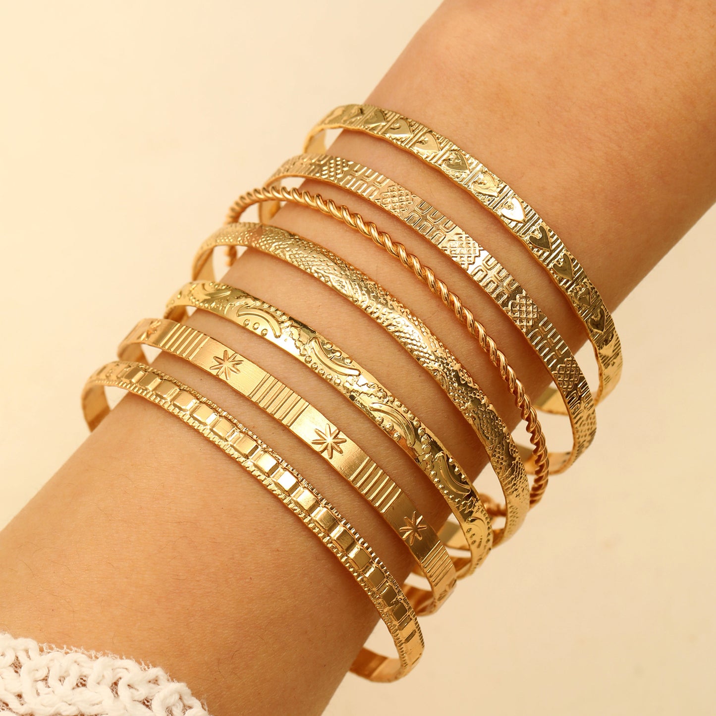 Style Alloy Vintage Wide Face Female Gold Bracelet