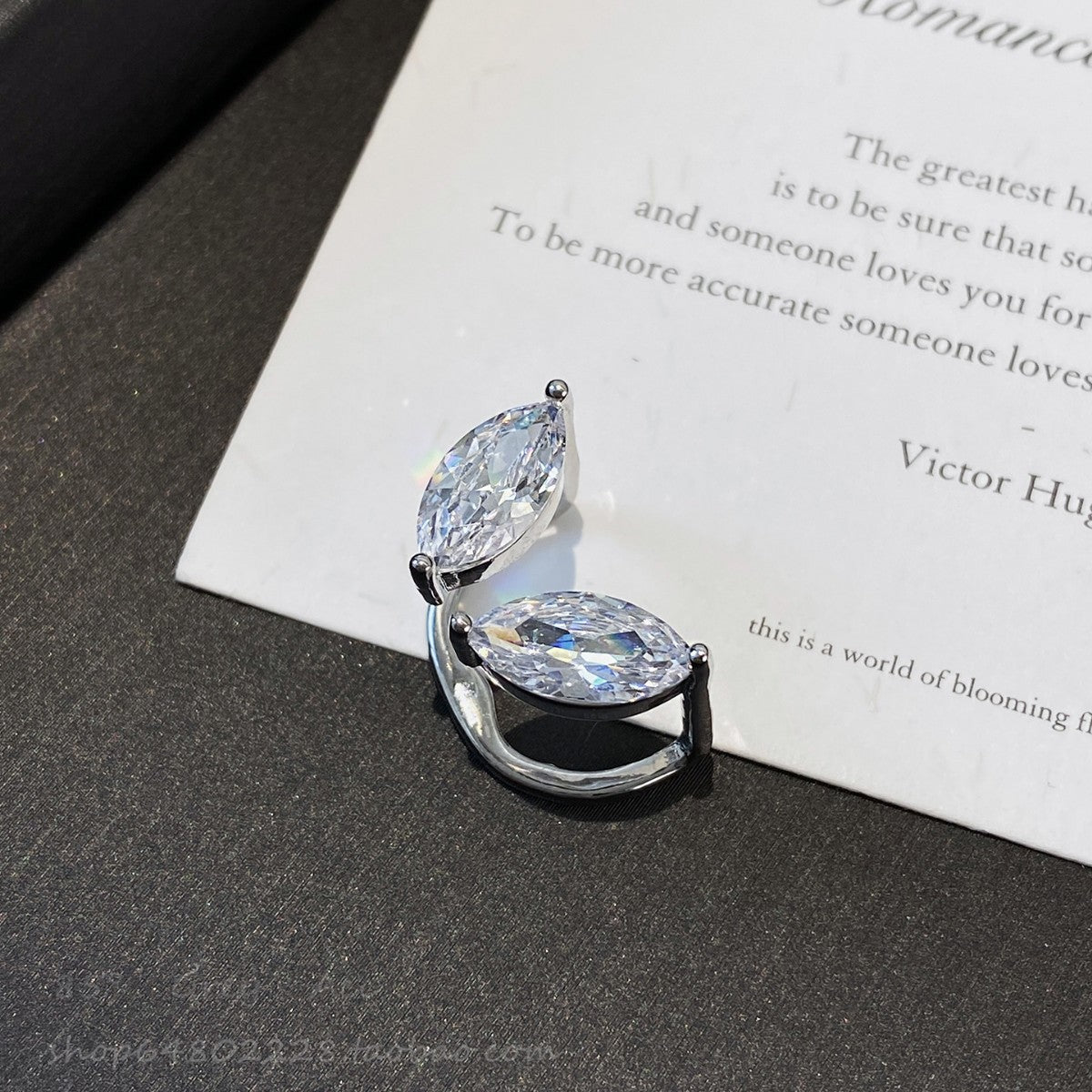 Entry Lux Horse Eye Diamond Female Ear Clip