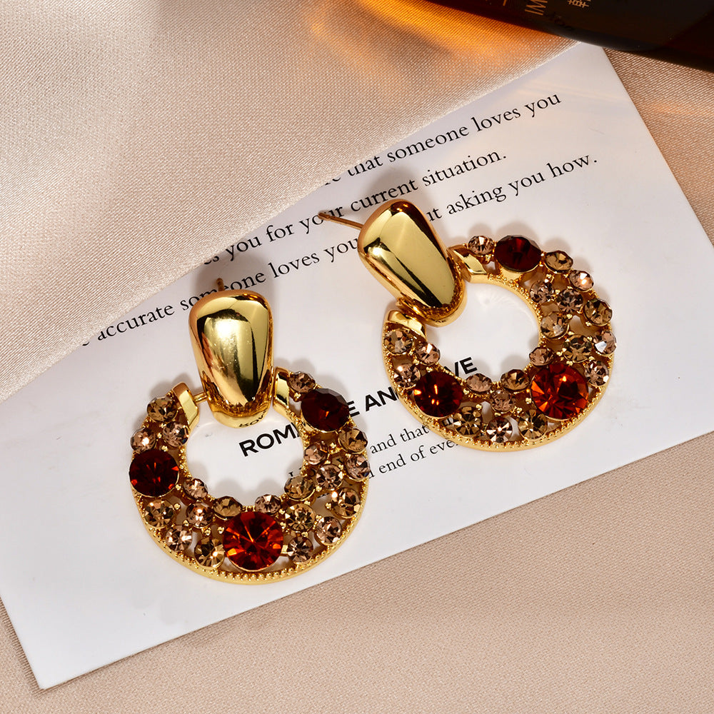 Niche Retro Exquisite Hollow Circle Diamond Light Luxury Earrings