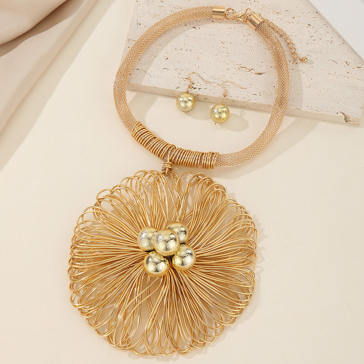 Exaggerated Aluminum Wire Large Flower Suite Jewelry Set