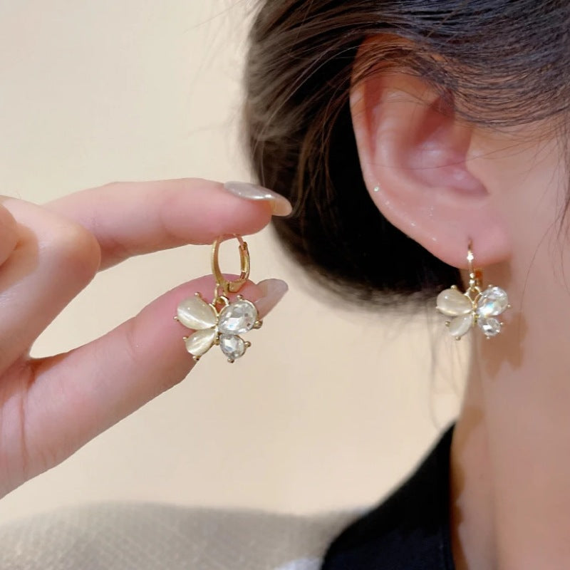 Women's Simple Graceful Love Heart Peach Ear Earrings