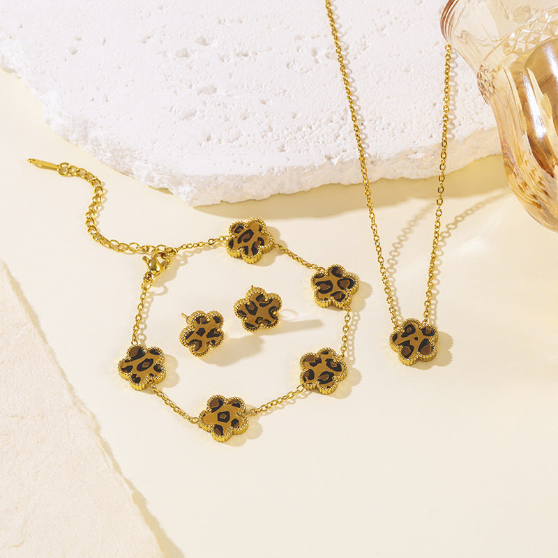 Clover Parthenocissus Grass Pork Belly Ear Light Luxury High-grade Jewelry Set