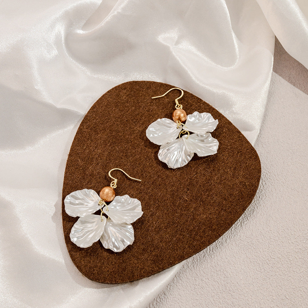 Women's Needle Super Mori Shell Eardrops Gentle Atmosphere Style Pearl Niche Earrings