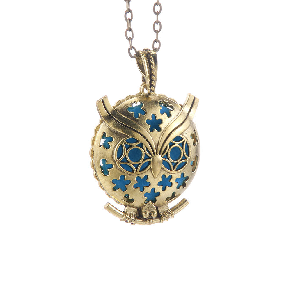Hollow Lucky Tree Round Alloy Medal Charm Necklace