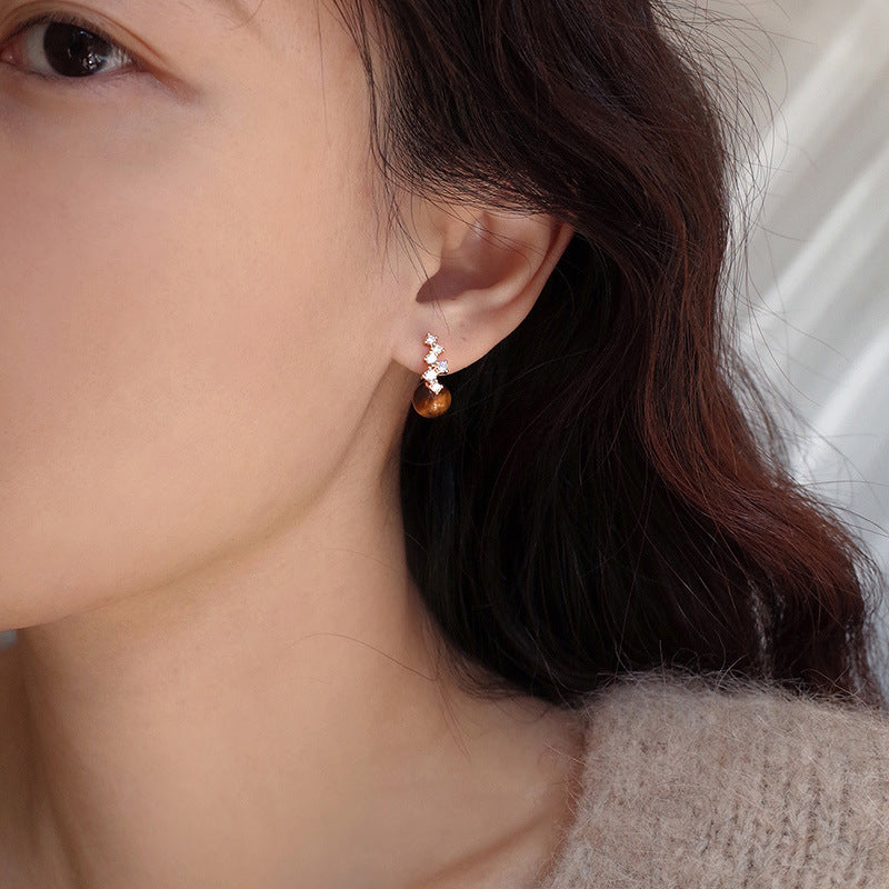 Real Gold Plating Elegance Retro Light Luxury Stud Earrings