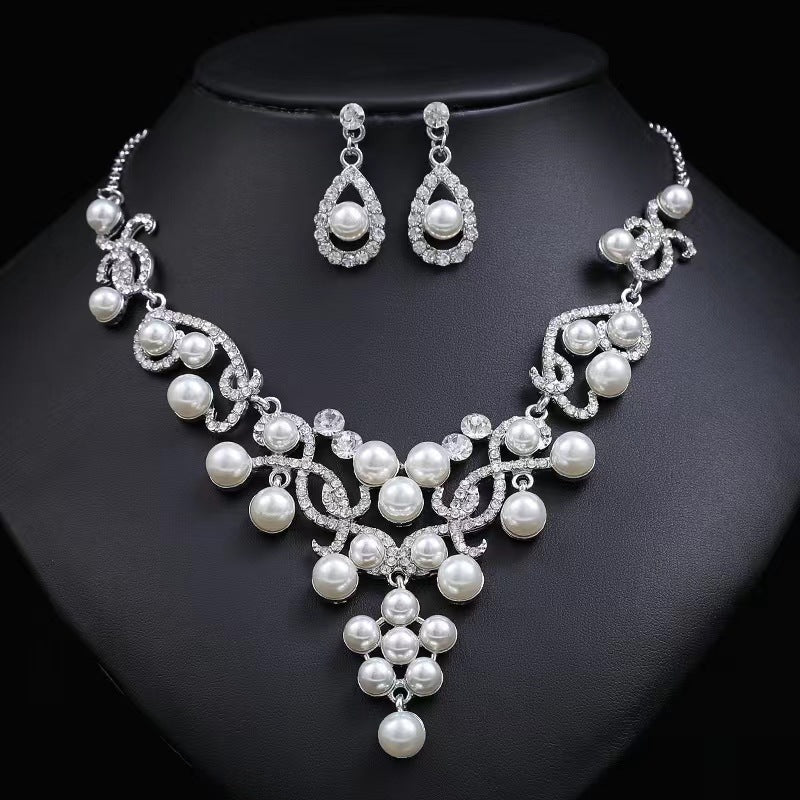 Women's Emerald Square Elegant Vintage Temperament Clavicle Light Luxury Earrings