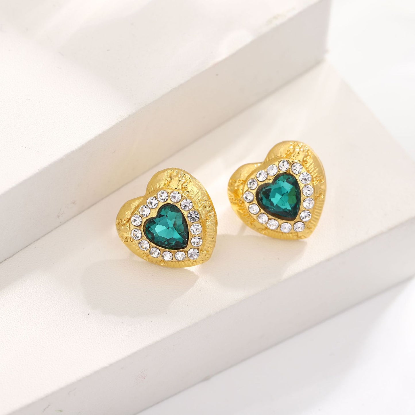 Lava Love Heart-shaped Light Luxury Emerald Jewelry Set