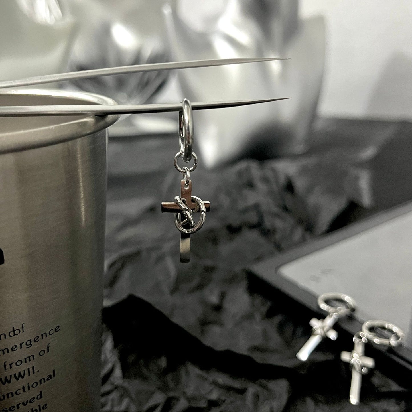 Women's & Men's Winding Cross Stainless Steel Niche Design High Ear Clip