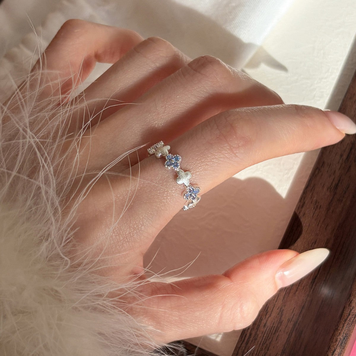 Simple Brushed Good Luck Clover Rhinestone Female Design Personality Ring