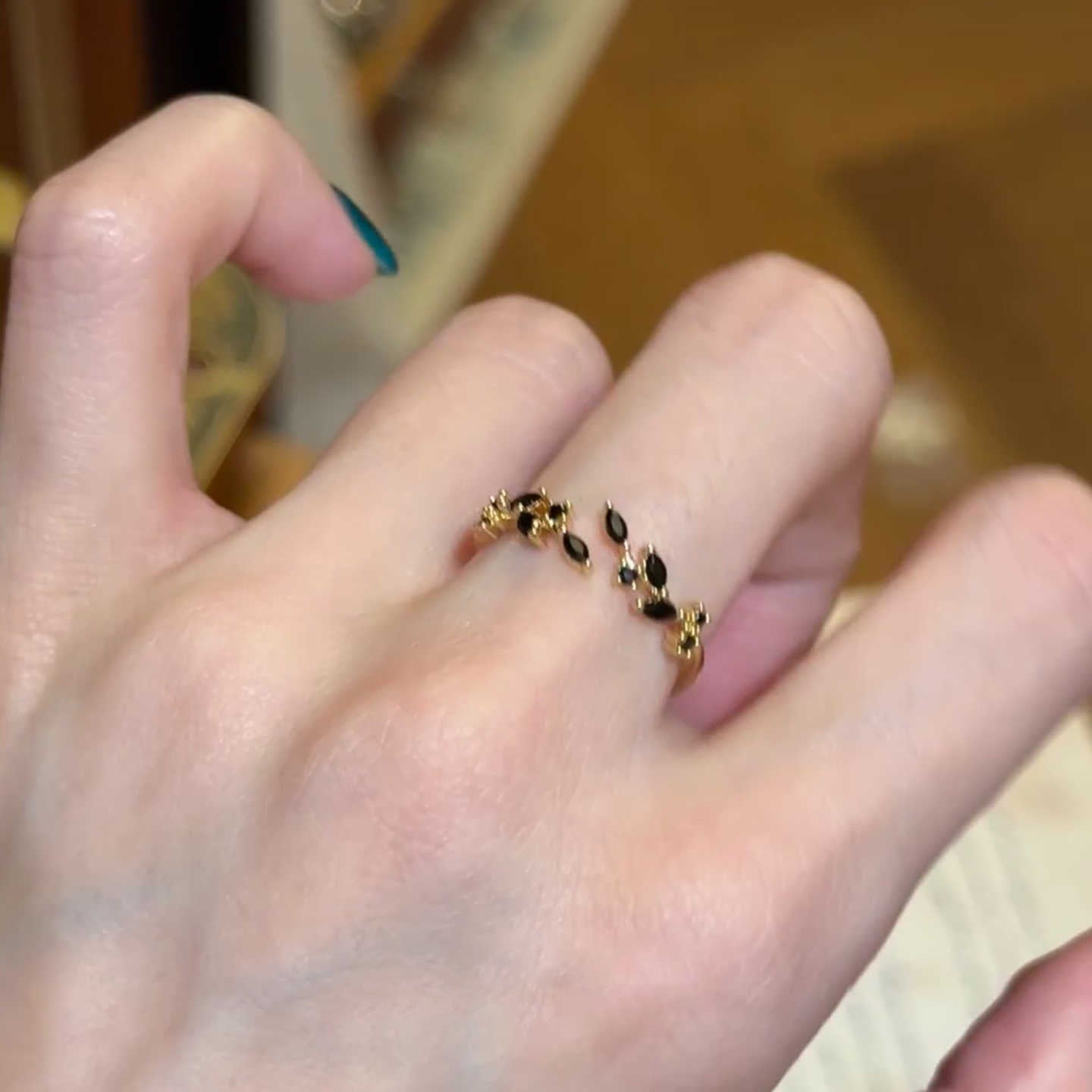 Women's Retro Fashion High Sense Simple Light Luxury Ring