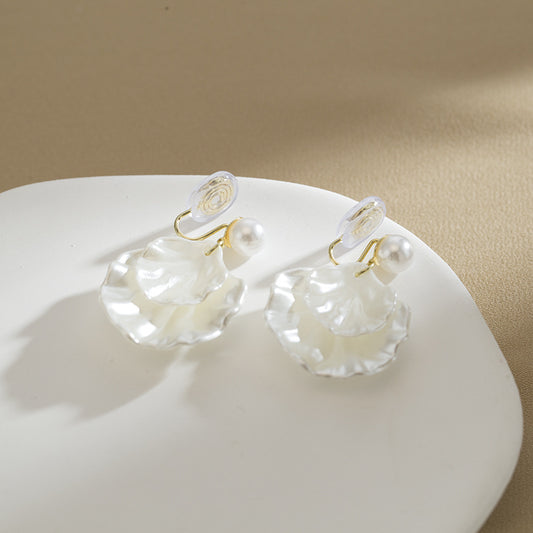 Women's Pearl Shell Super Temperament Wild Popular Ear Clip