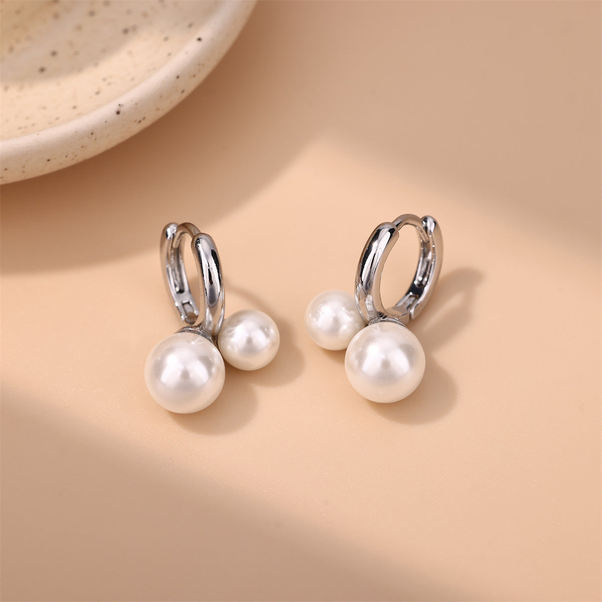 Pearl French Retro Clip Gentle Mocha Rings