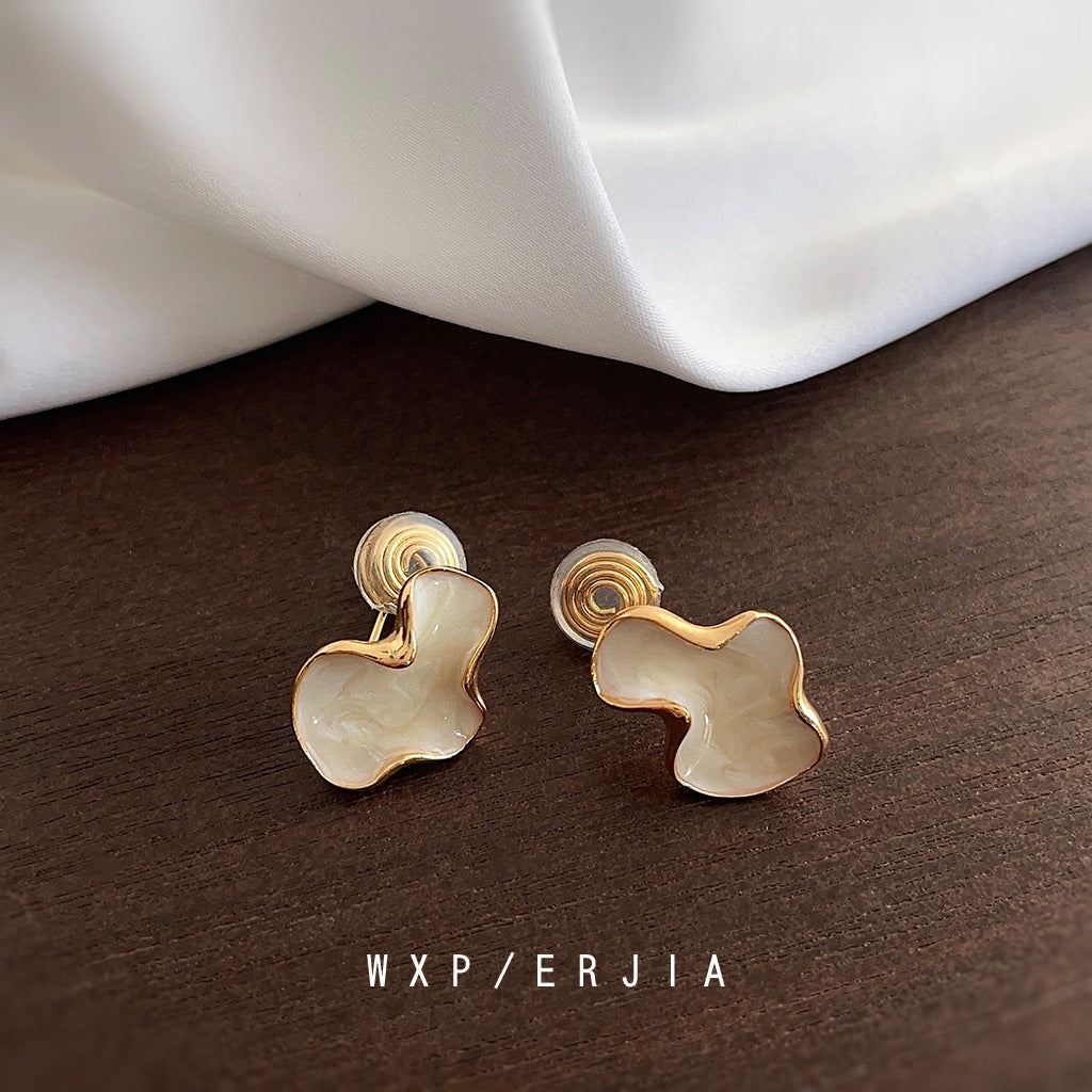 White Drip Glazed Elegant No Piercing Earrings