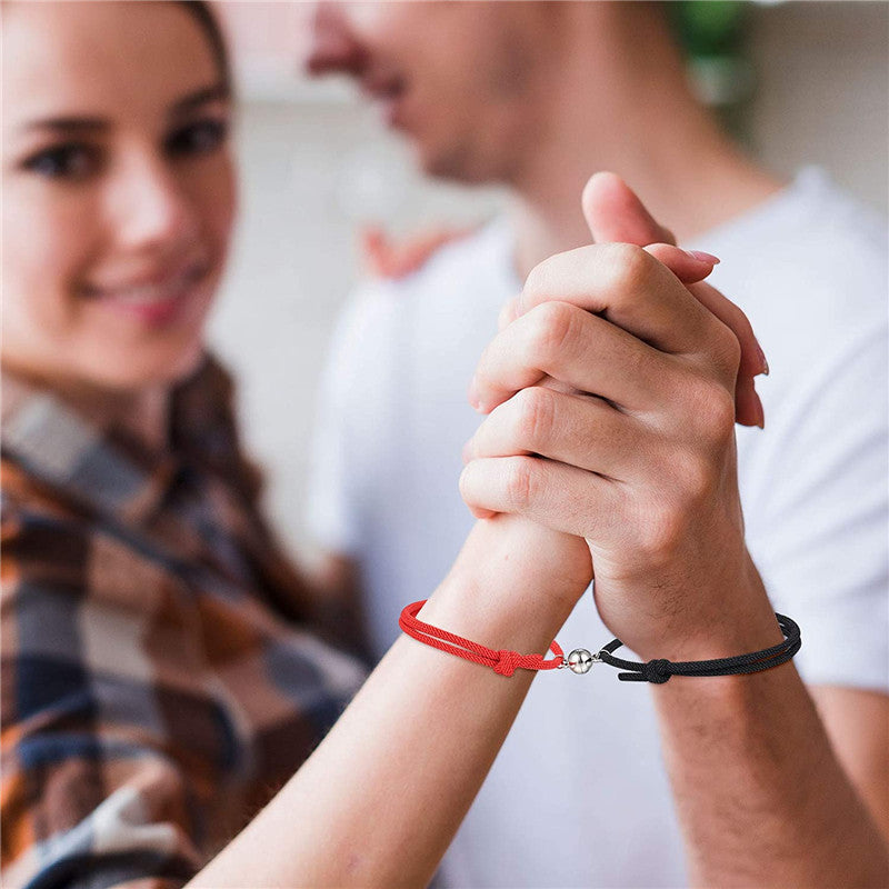 Bracelets à pression magnétique et une paire de bracelets de transport pour femmes et hommes