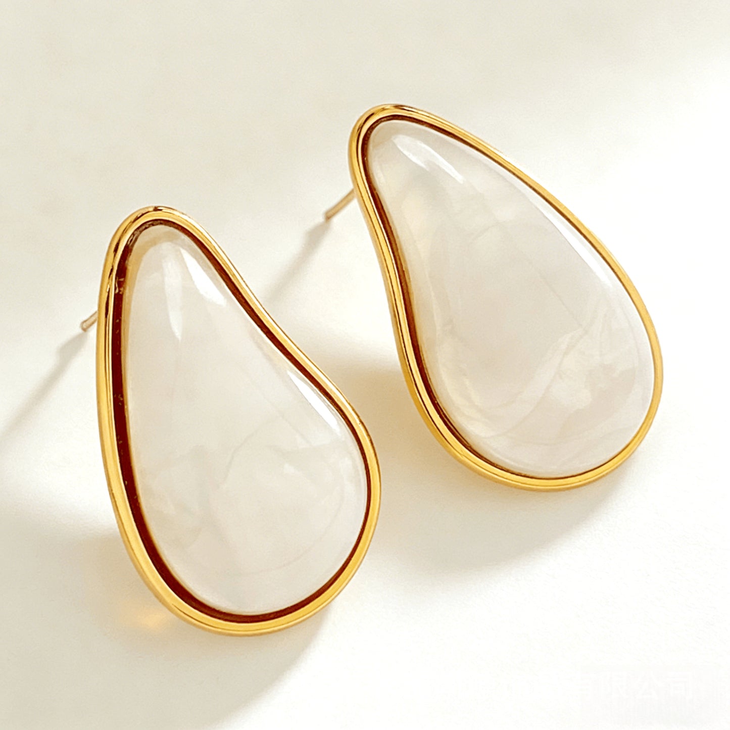 French Retro Drop-shaped Resin Stone Textured Niche Stud Earrings