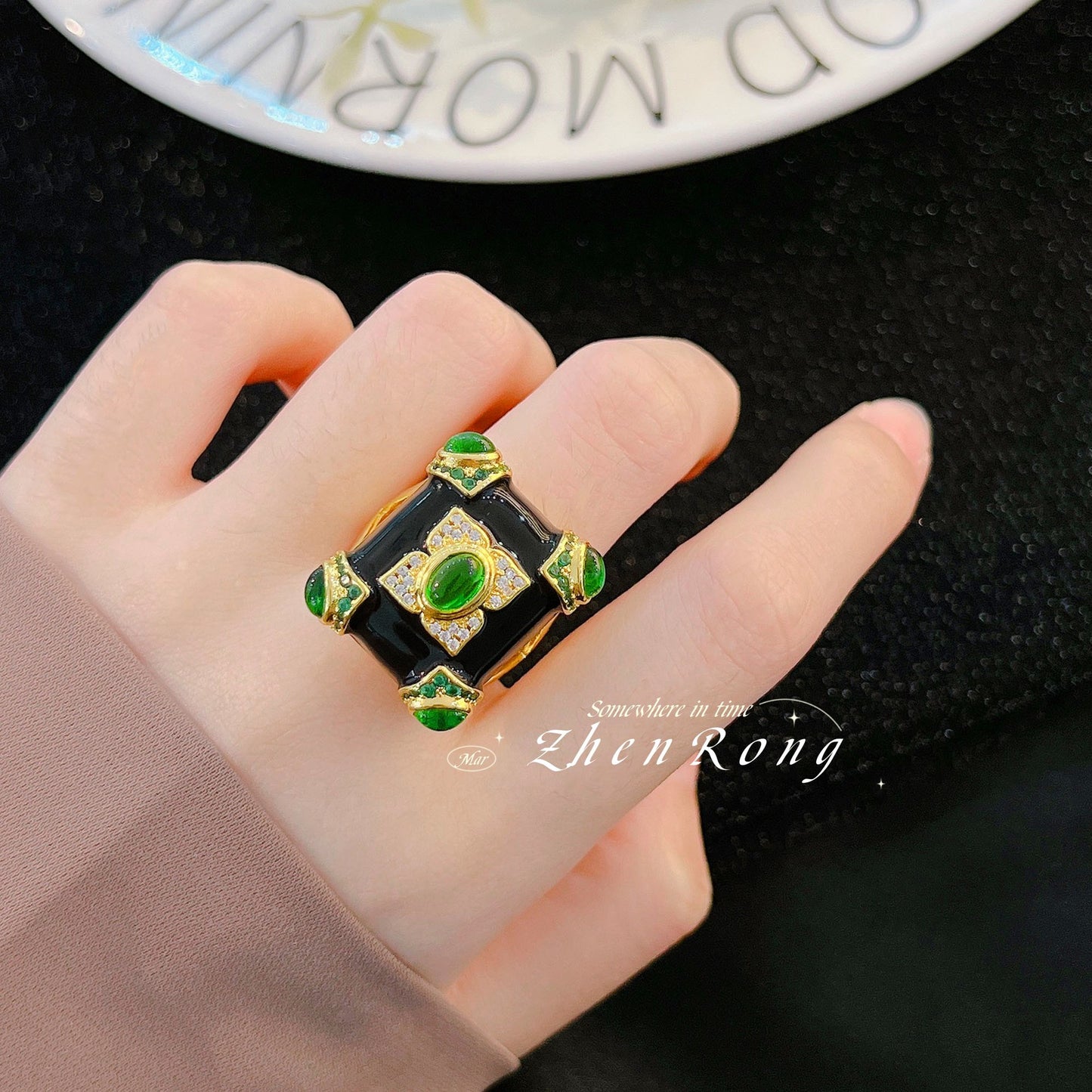 Women's Vintage Emerald Style Gold-plated Enamel Glaze Rings