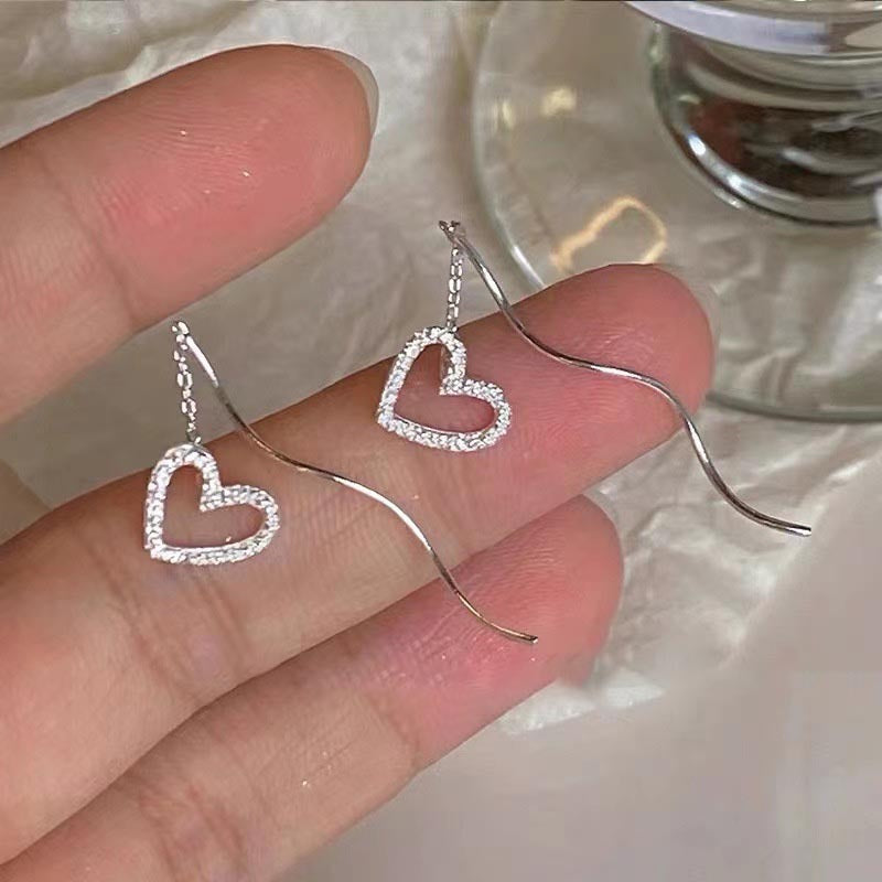 Women's Studded Hollow Frosted Heart-shaped Wavy Ear Threads Light Luxury Minority Stud Earrings