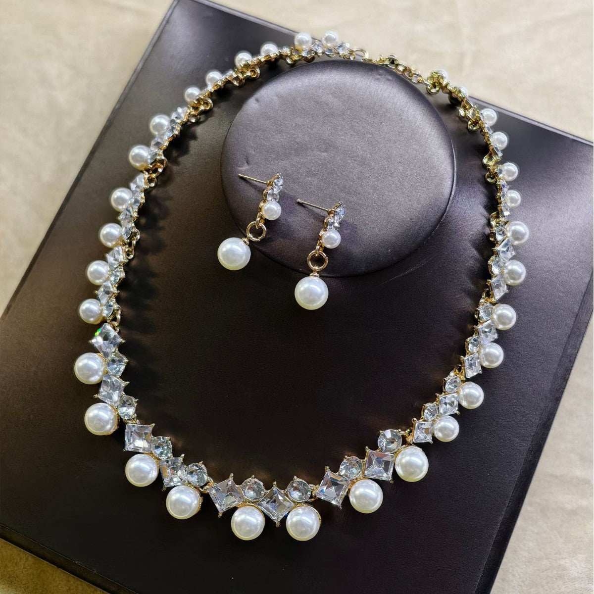 Pearl Gem Female Light Luxury Minority Sweater Jewelry Set