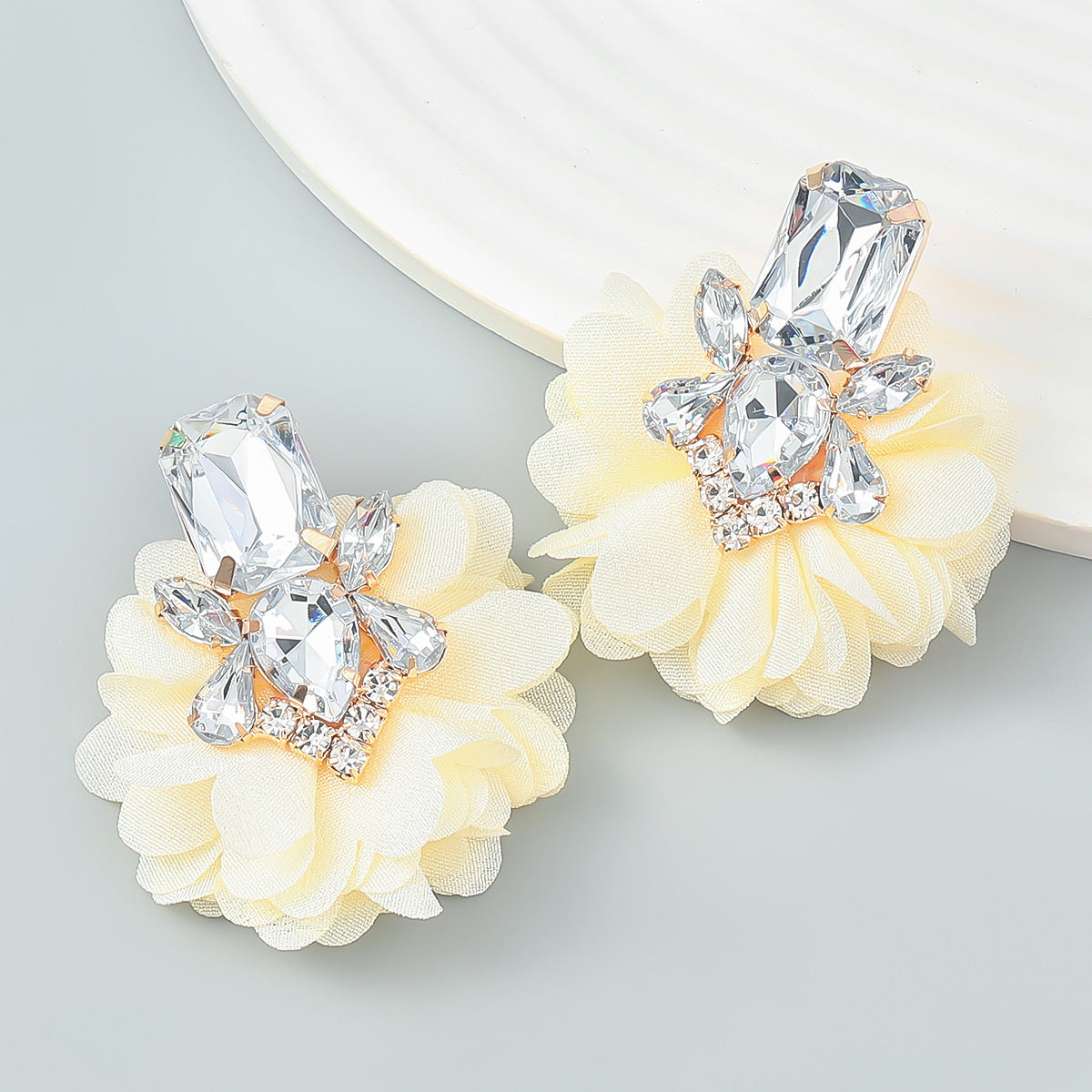 Women's Alloy Fabric Flower For Retro Elegance Earrings