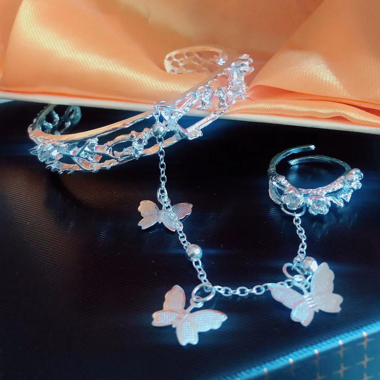 Chinese Clothing Accessories Antique Bell Butterfly Integrated Chain Bracelets