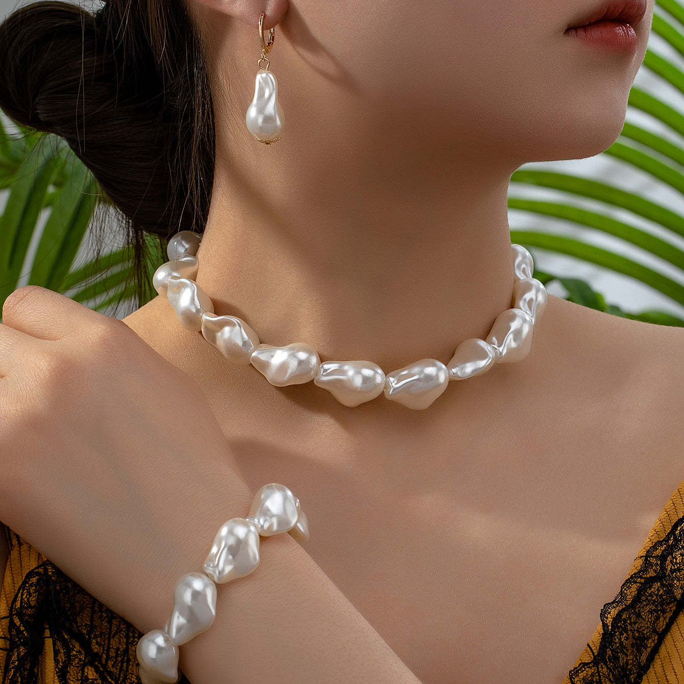 Trendy Shaped Pearl Female Style Fashion Bracelets