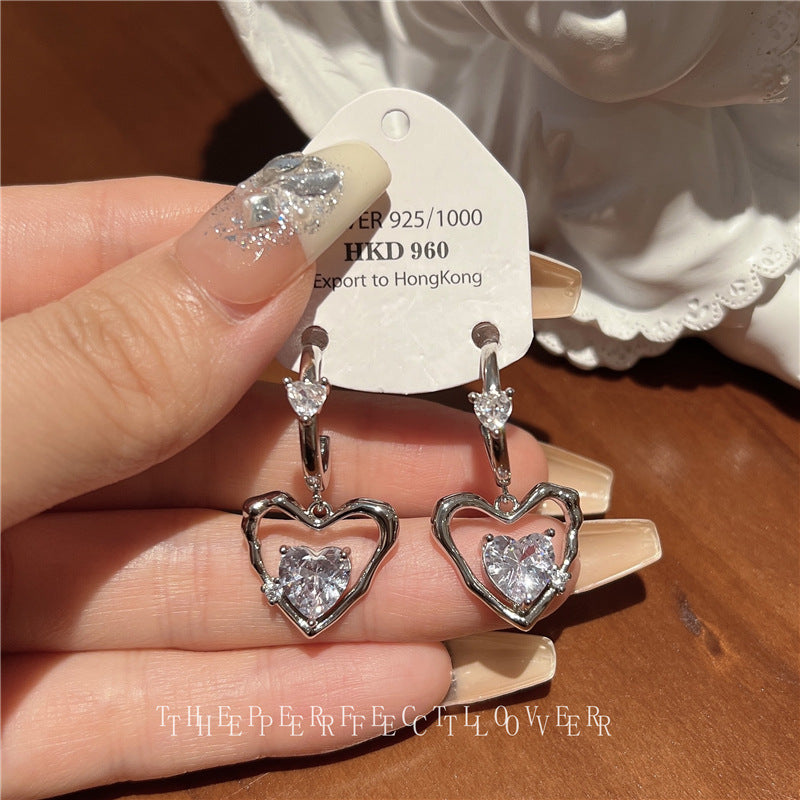 Wind Light Extravagant Love Heart Zircon Female Niche Design Earrings