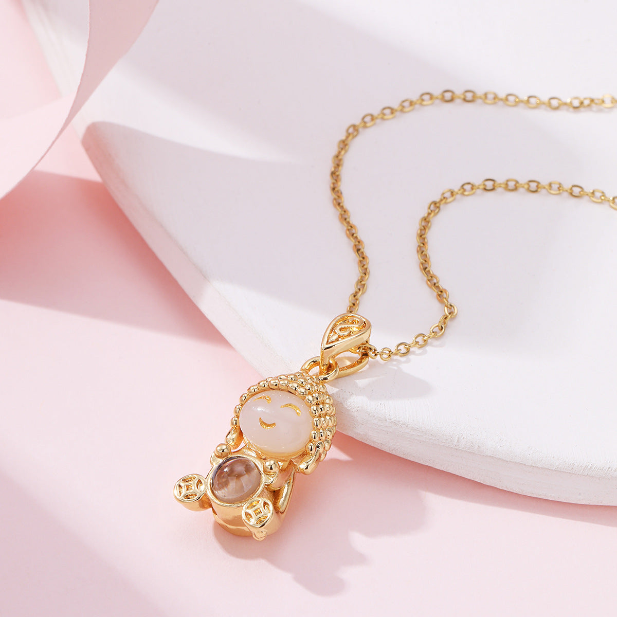 Female Refined Stylish Versatile Light Luxury Necklace