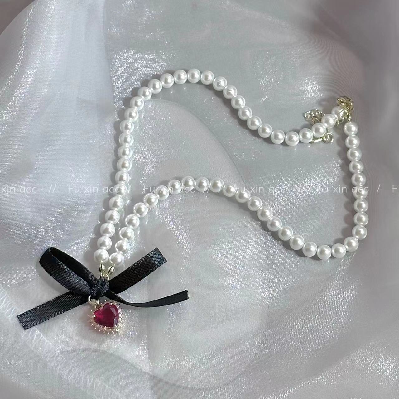 Chun Desire Style Love Pearl Bow Necklaces