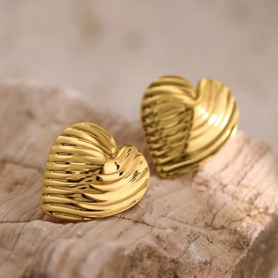 Women's Creative Stainless Steel Square Heart-shaped Pleated Stud Earrings