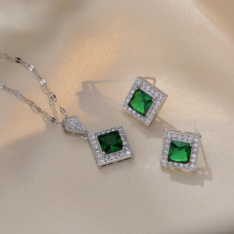 Emerald Zircon Geometric Special Interest Light Necklaces