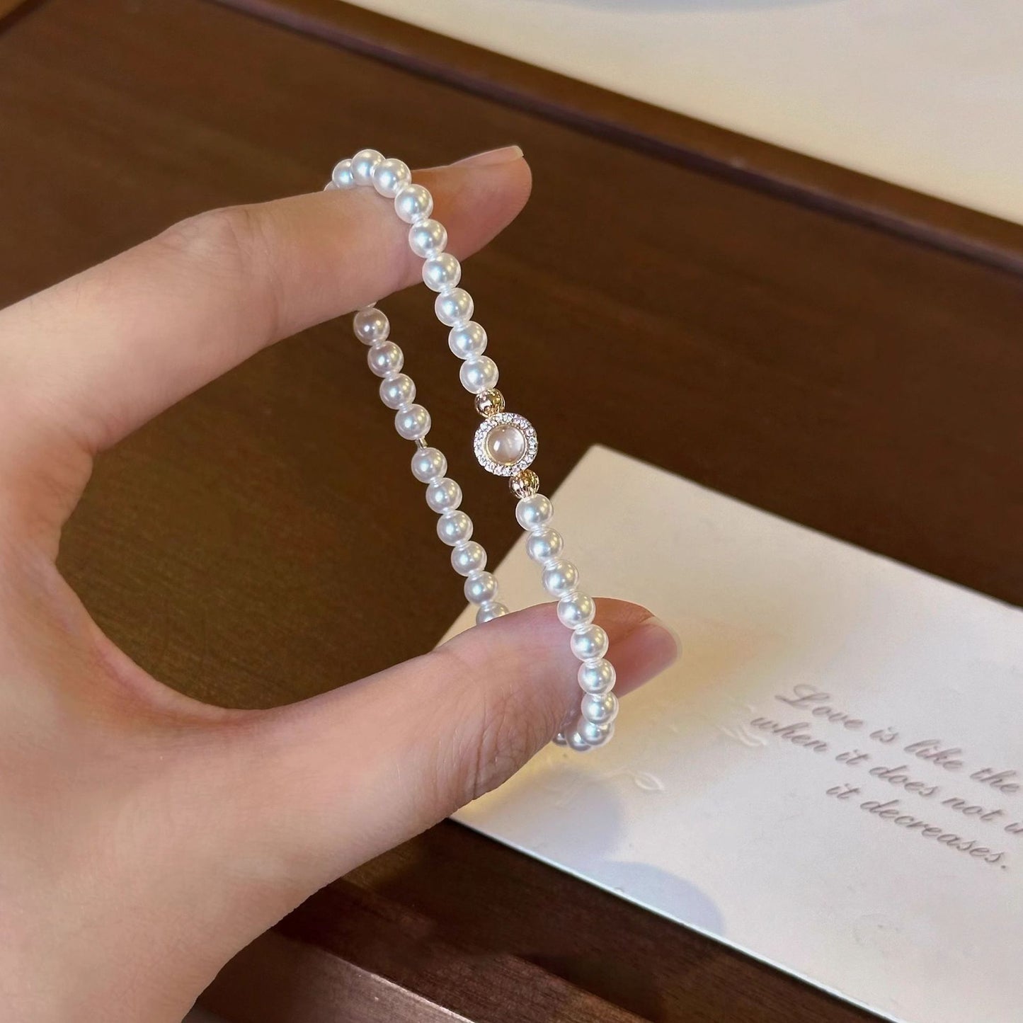 Women's Pearl Light Luxury High-grade Niche Design Elegant Natural Shell Bracelets